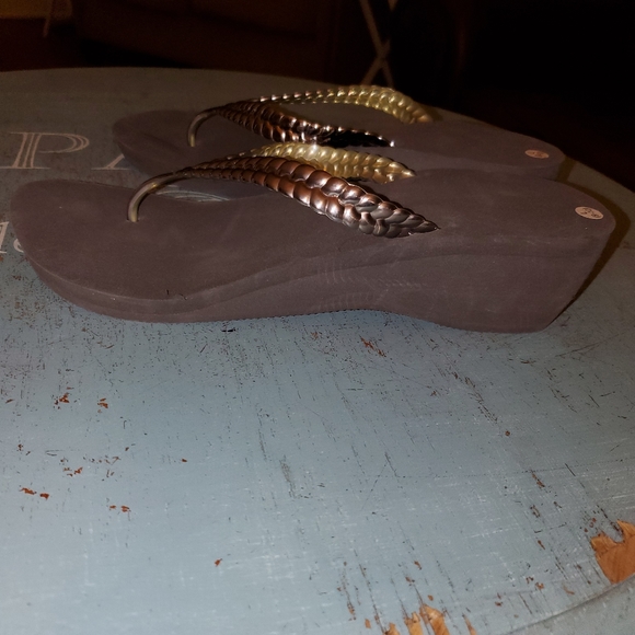 🌞3/$25🌞Wedge Sandal , New size large (9/10) - Picture 3 of 4